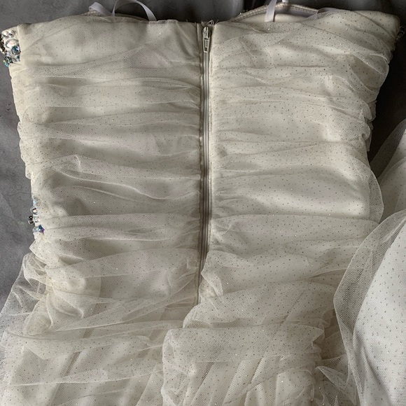 🩷Formal/Prom White beautiful dress - Picture 3 of 4